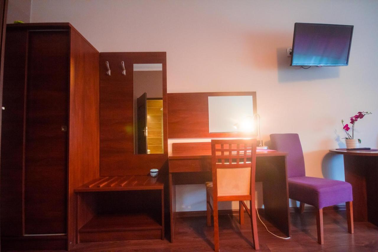 Hostel Soleil Kutno Extérieur photo